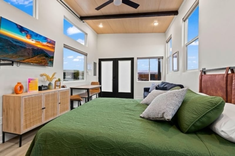 Cindy Bear™ One Bedroom Glamping Cabin-14